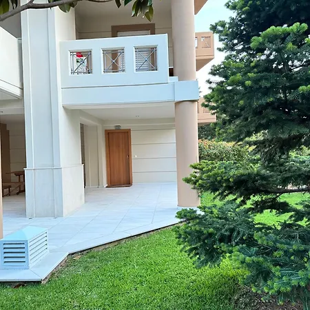 Garden House Near The * Athene